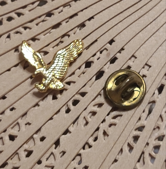Vintage Other - Gold Eagle Lapel Pin